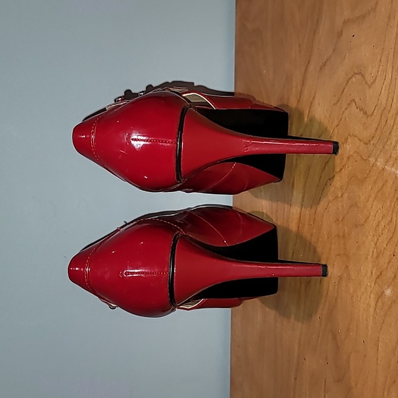GUESS Red Patent Round-Toe Heels SZ 7 - Picture 5 of 8